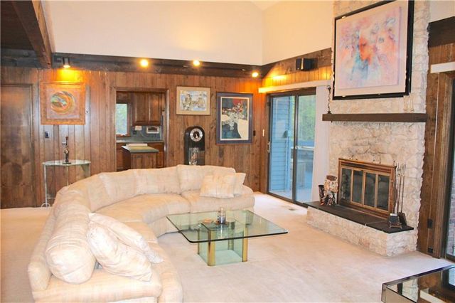 1128 NE 97th Place, Kansas City, MO 64155