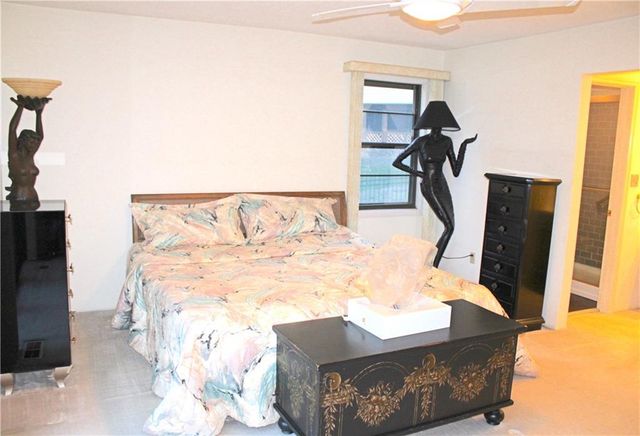 1128 NE 97th Place, Kansas City, MO 64155