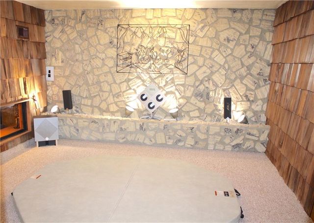 1128 NE 97th Place, Kansas City, MO 64155