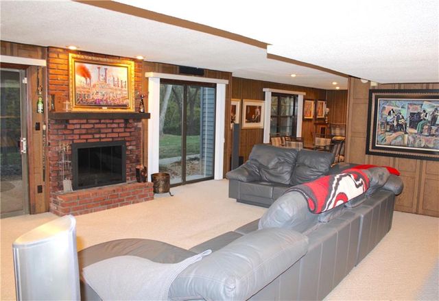 1128 NE 97th Place, Kansas City, MO 64155