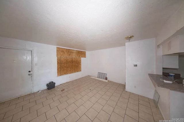 170 De Chantle Rd Apt 709, San Antonio, TX 78201