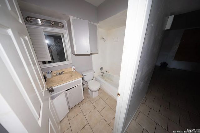 170 De Chantle Rd Apt 709, San Antonio, TX 78201