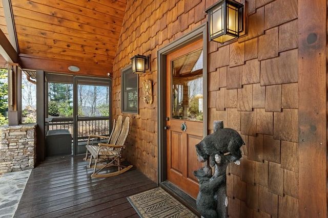 218 Chickadee Drive, Blue Ridge, GA 30513