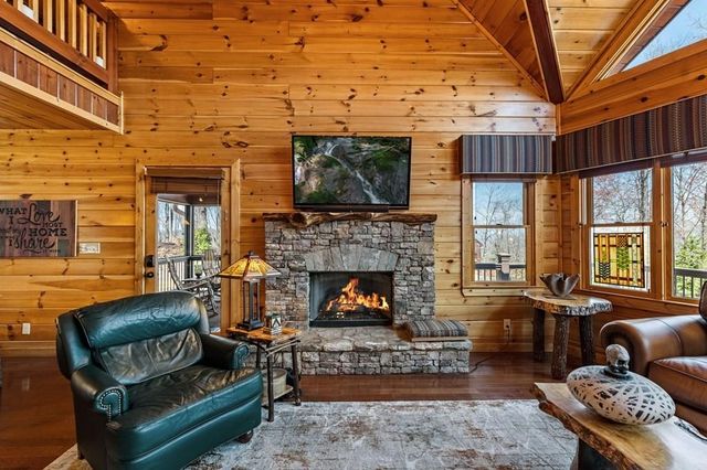 218 Chickadee Drive, Blue Ridge, GA 30513