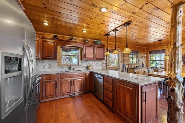 218 Chickadee Drive, Blue Ridge, GA 30513