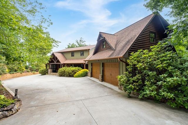 218 Chickadee Drive, Blue Ridge, GA 30513