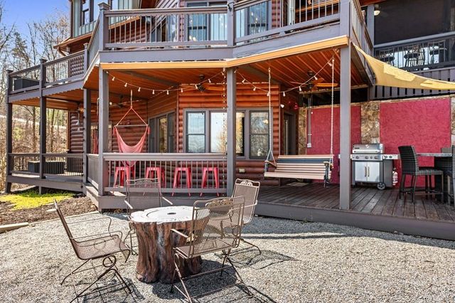 218 Chickadee Drive, Blue Ridge, GA 30513