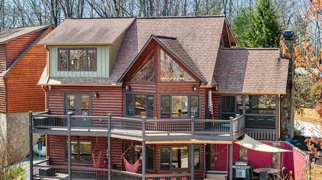 218 Chickadee Drive, Blue Ridge, GA 30513