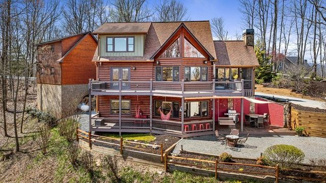 218 Chickadee Drive, Blue Ridge, GA 30513