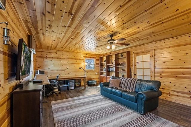 218 Chickadee Drive, Blue Ridge, GA 30513