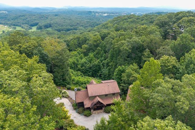 218 Chickadee Drive, Blue Ridge, GA 30513