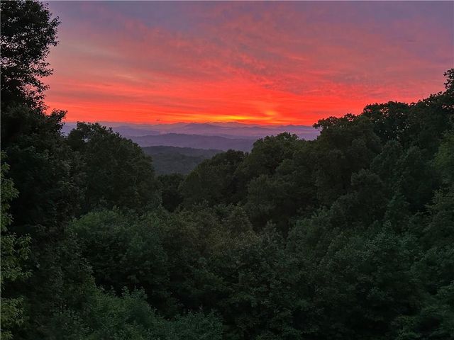 218 Chickadee Drive, Blue Ridge, GA 30513