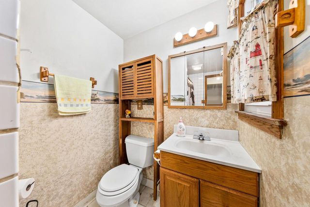 N6335 County Road E, Oconomowoc, WI 53066