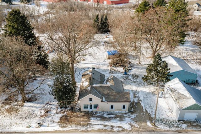 N6335 County Road E, Oconomowoc, WI 53066