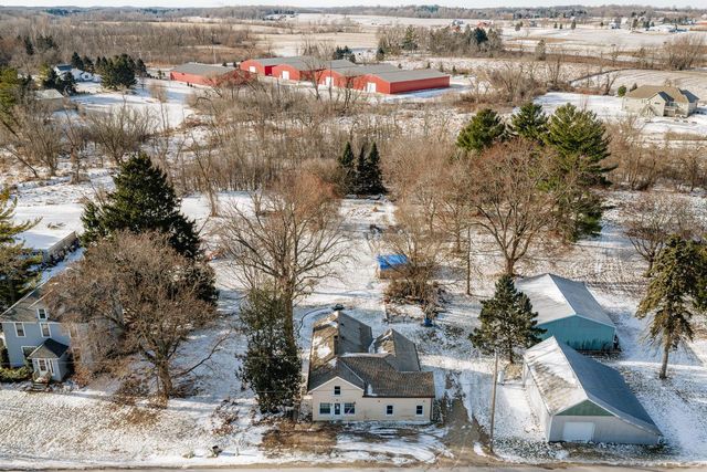 N6335 County Road E, Oconomowoc, WI 53066