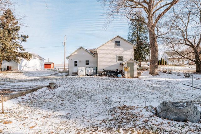 N6335 County Road E, Oconomowoc, WI 53066