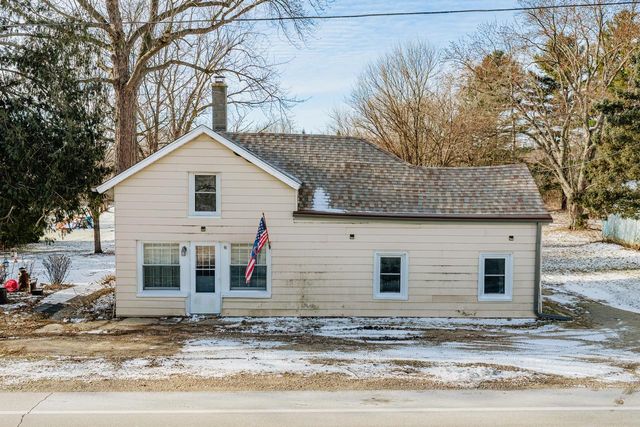 N6335 County Road E, Oconomowoc, WI 53066