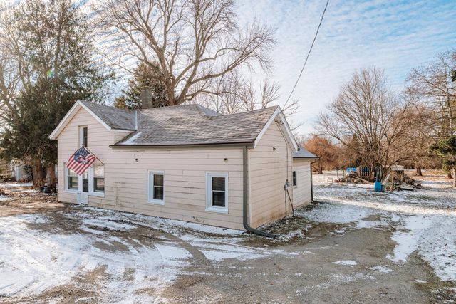 N6335 County Road E, Oconomowoc, WI 53066