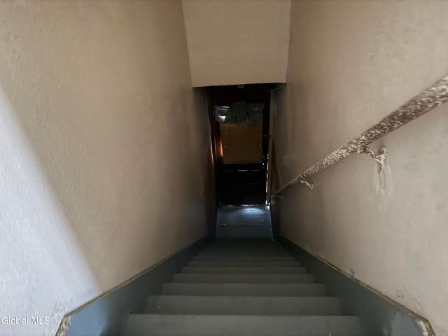 7 Vanwyck Street, Gloversville, NY 12078