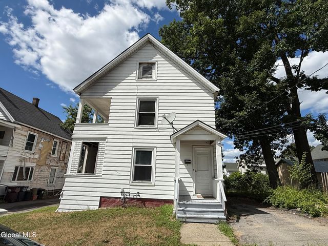 7 Vanwyck Street, Gloversville, NY 12078