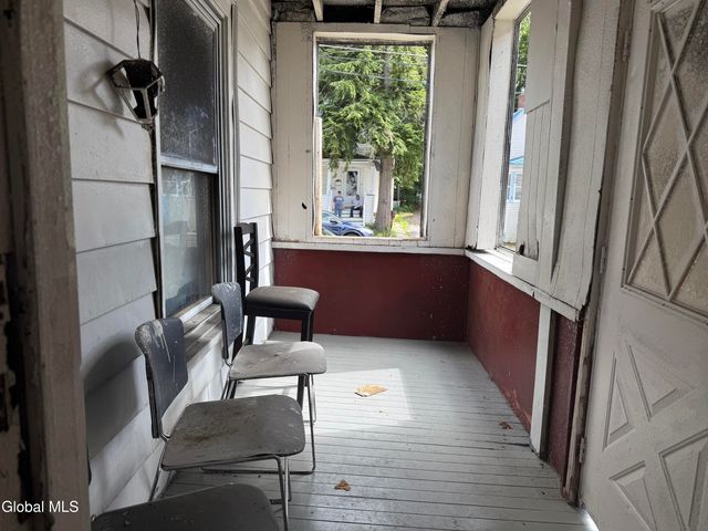 7 Vanwyck Street, Gloversville, NY 12078