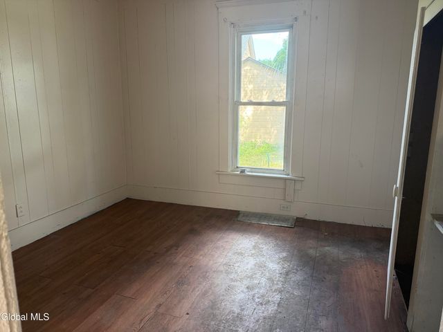 7 Vanwyck Street, Gloversville, NY 12078