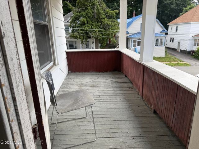 7 Vanwyck Street, Gloversville, NY 12078