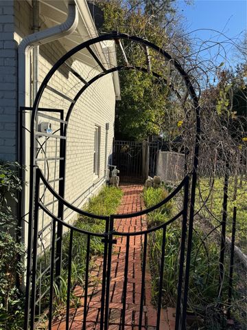 387 Albert Avenue, Shreveport, LA 71105