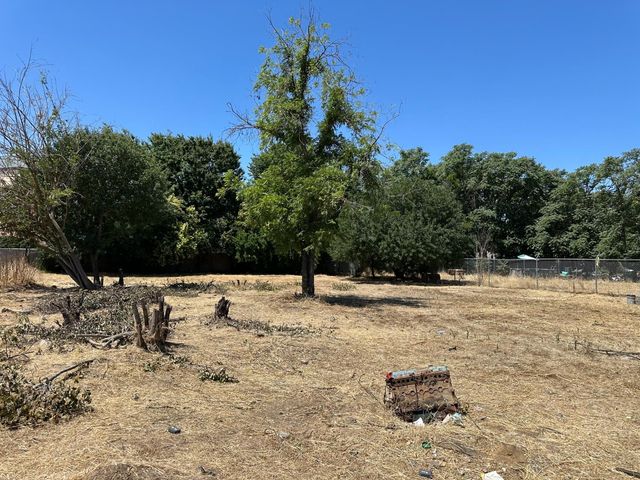 5185 Mission, Fresno, CA 93722