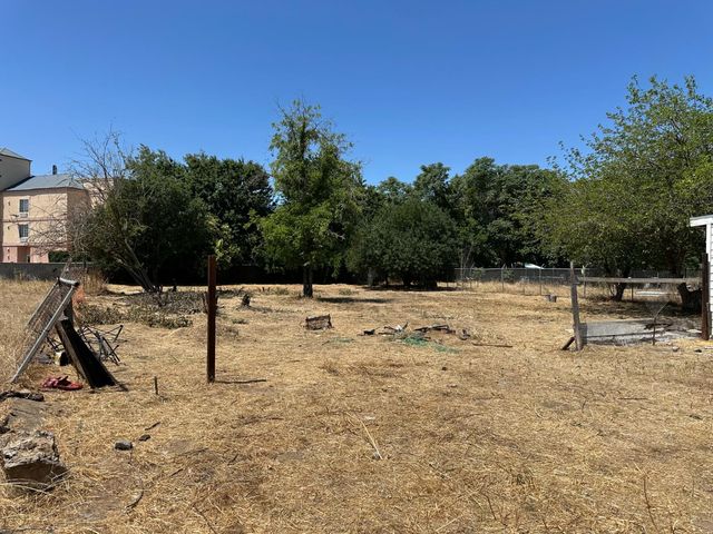 5185 Mission, Fresno, CA 93722