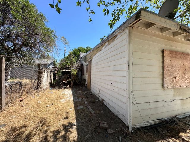 5185 Mission, Fresno, CA 93722
