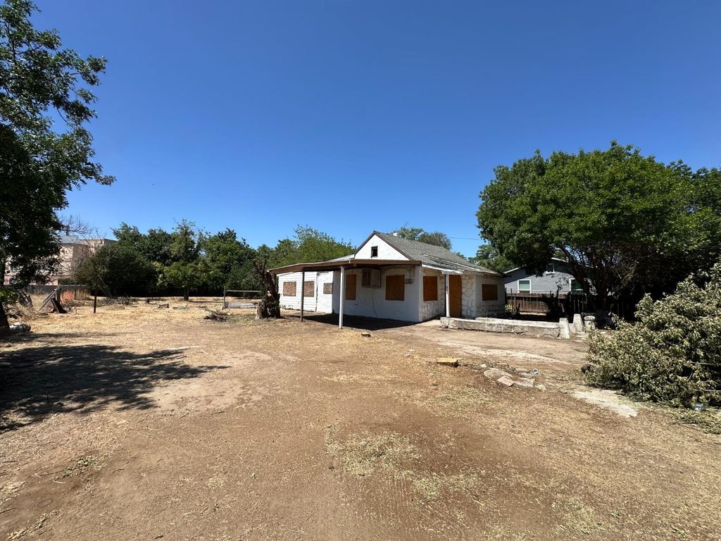 5185 Mission, Fresno, CA 93722