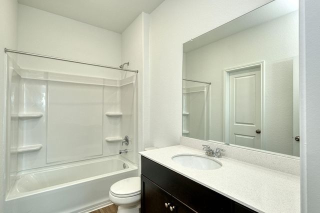 1123 Catfish LN, Bastrop, TX 78602