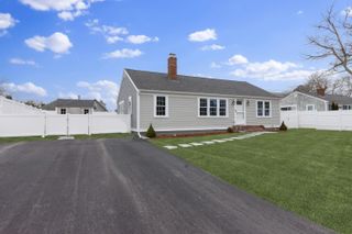 7 Water Street, West Yarmouth, MA 02673
