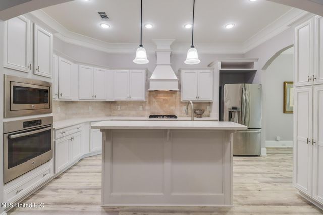 7368 N Aberdeen Drive, Pass Christian, MS 39571