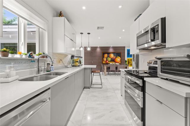 721 Bird Rd, Coral Gables, FL 33146