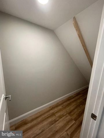 30 HAMILTON DR, Cranbury, NJ 08512