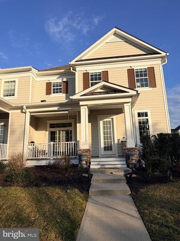 30 HAMILTON DR, Cranbury, NJ 08512