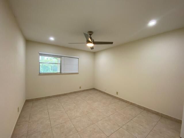 668 Saxony Place N, Delray Beach, FL 33446