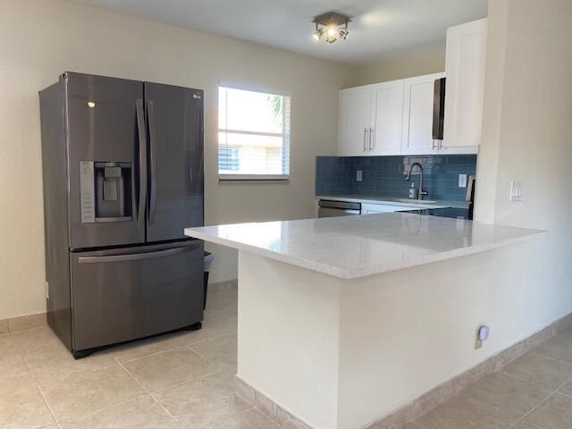 668 Saxony Place N, Delray Beach, FL 33446