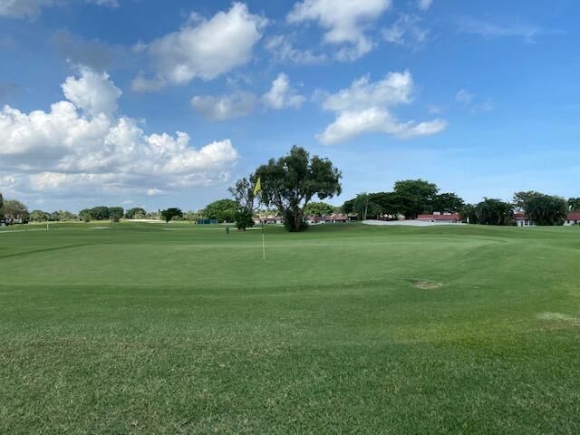 668 Saxony Place N, Delray Beach, FL 33446