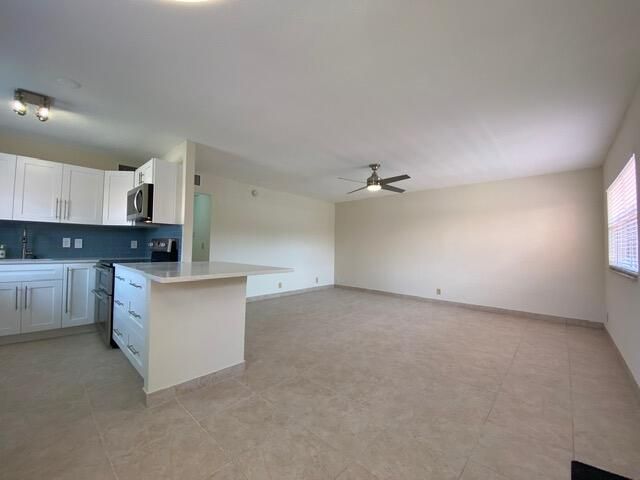 668 Saxony Place N, Delray Beach, FL 33446