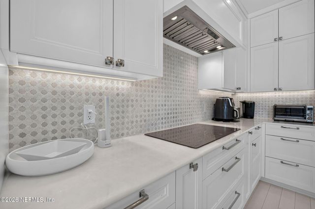 2358 RIVERSIDE Avenue 105, Jacksonville, FL 32204