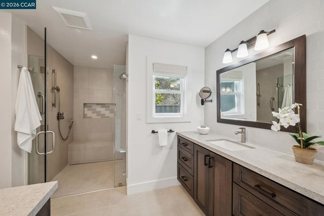 342 Constance Pl, Moraga, CA 94556