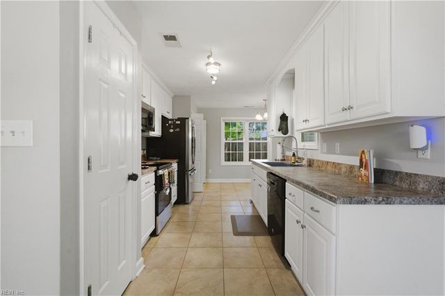 102 Berkshire BLVD, Suffolk, VA 23434