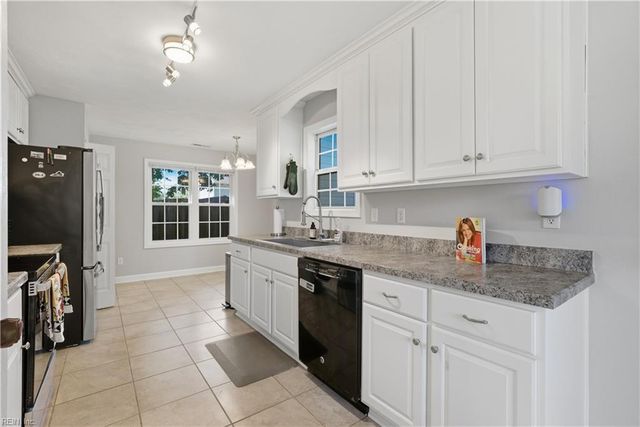 102 Berkshire BLVD, Suffolk, VA 23434