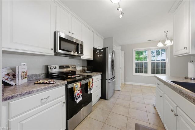 102 Berkshire BLVD, Suffolk, VA 23434
