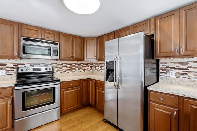 195 Mills Ave, Revere, MA 02151