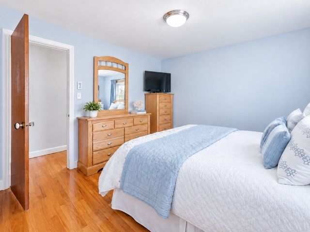 195 Mills Ave, Revere, MA 02151
