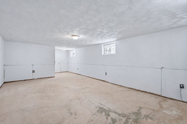 195 Mills Ave, Revere, MA 02151